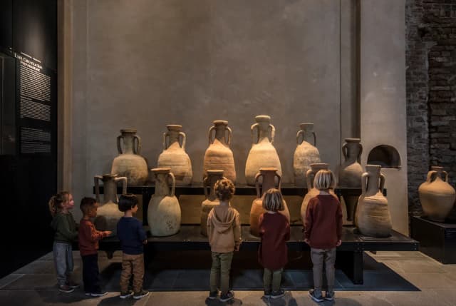 Anfore antiche in esposizione